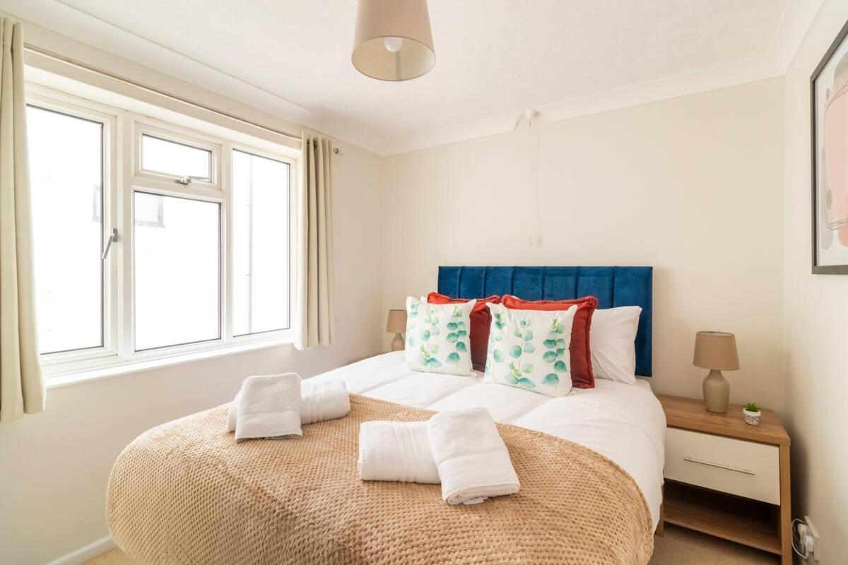 Incredible Sea View 2 Bedroom Beach Apartment Bournemouth Dış mekan fotoğraf